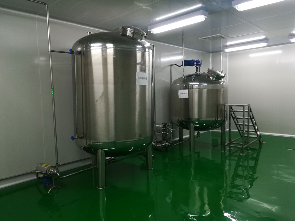 江西人初健康用品有限公司制酒調(diào)配罐和儲罐